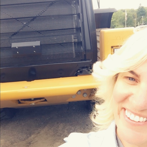 Hi y’all 🙋🏼‍♀️ thanks for checking out my closet - Picture 17 of 17